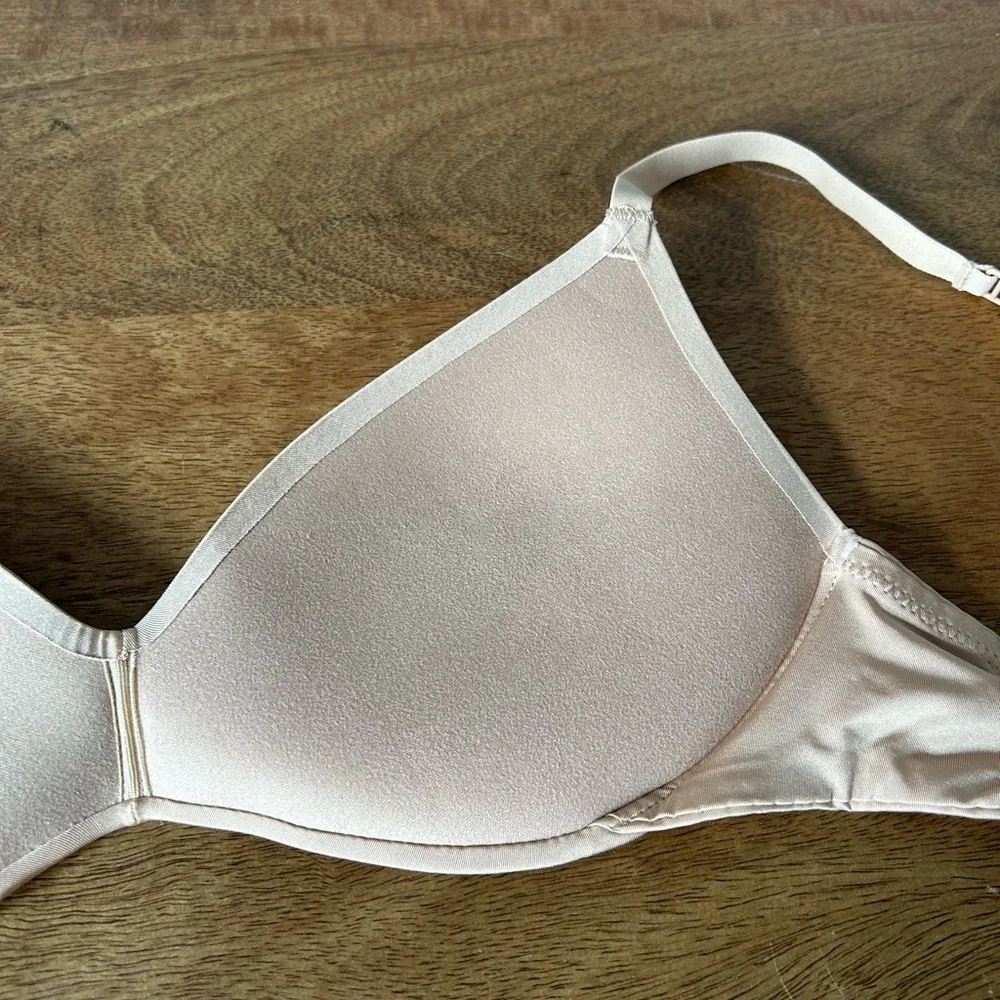 SKIMS Wireless Form Push Up Plunge Bra Clay - Picture 9 of 11